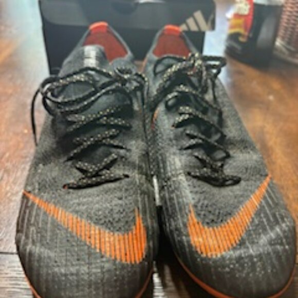 Mercurial Vapor cleats - Picture 1 of 3